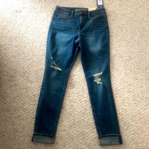 Never worn, new with tags high rise skinny jeans.